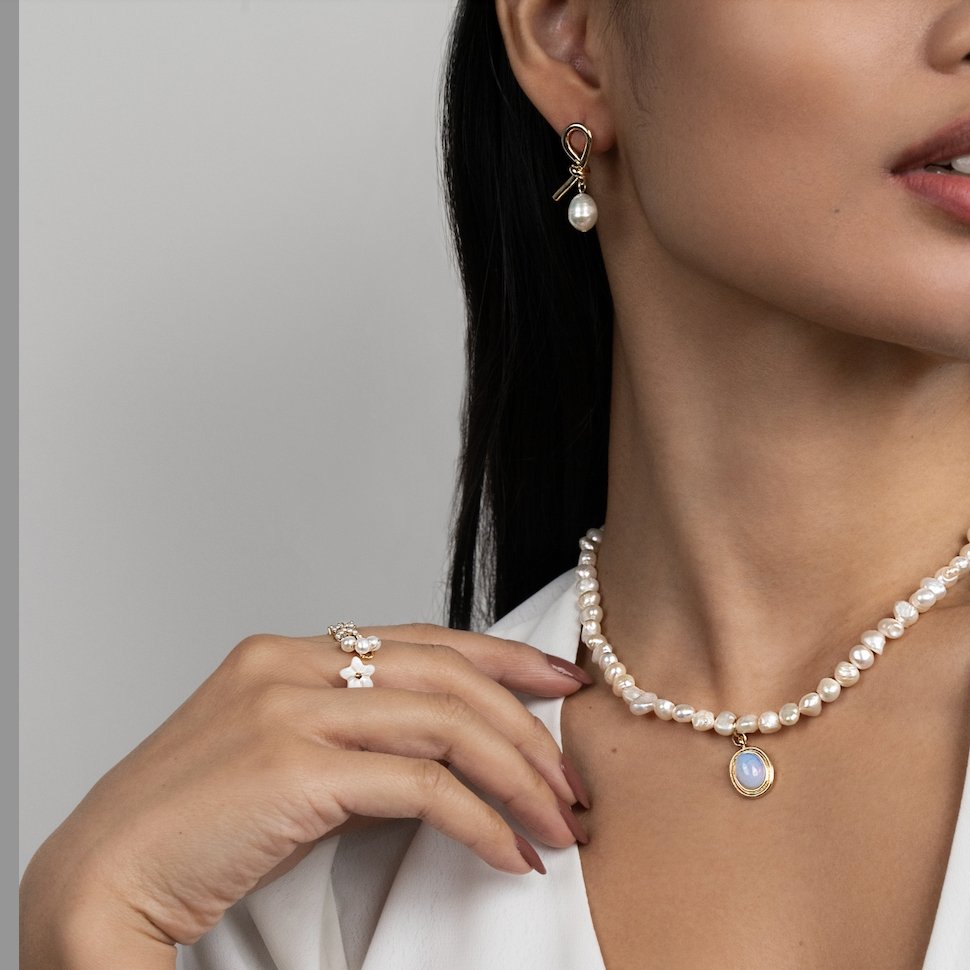 Knotted Gold & Freshwater Earrings